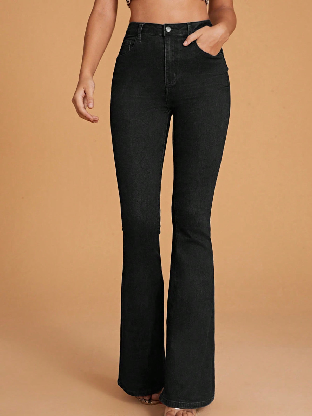 Jeans a gamba svasata vita alta