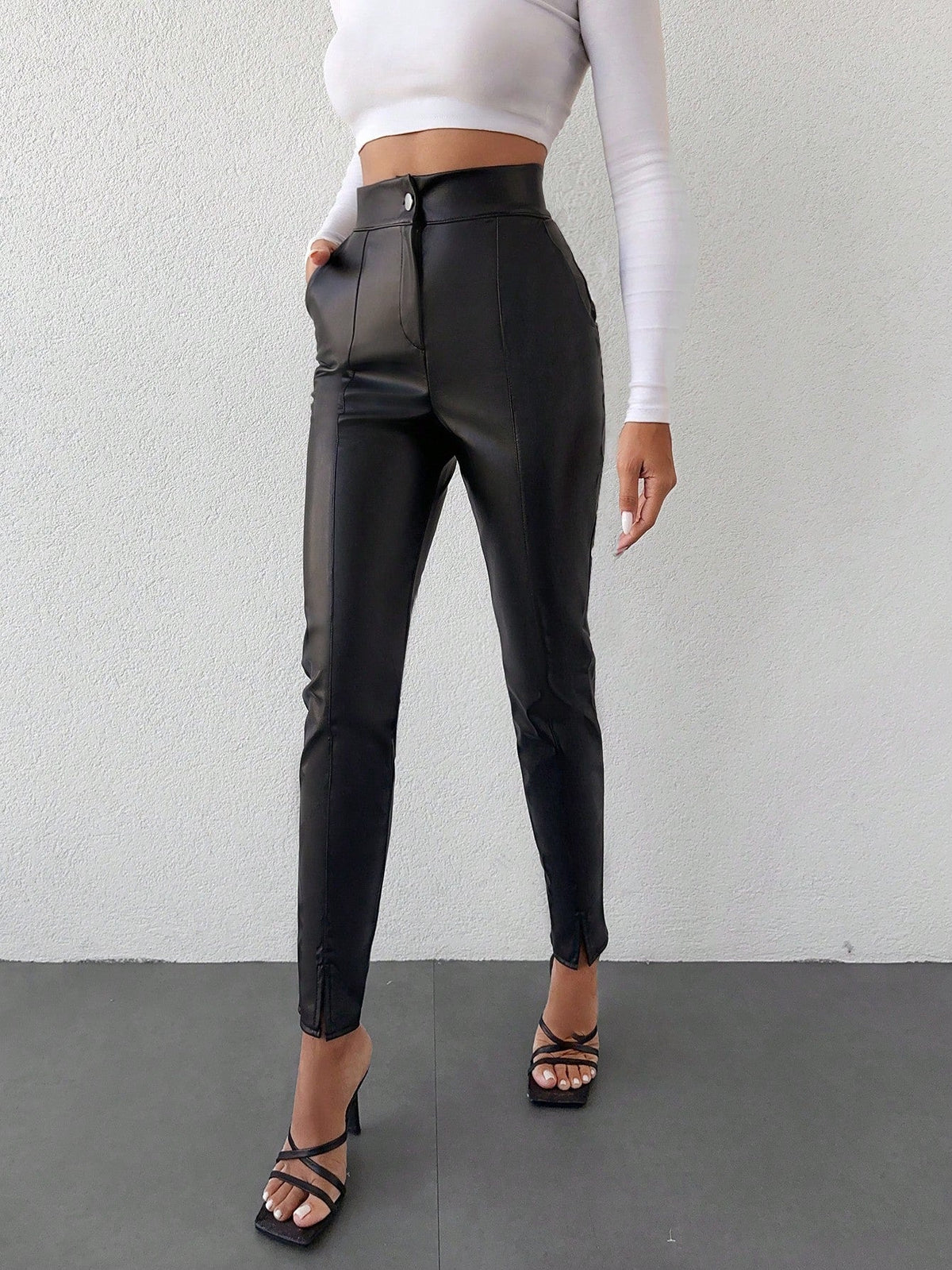 Pantaloni orlo a fessura
