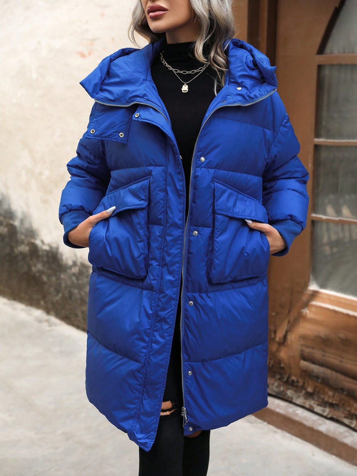 Giubbotto Lungo Imbottito Con Cappuccio Blu