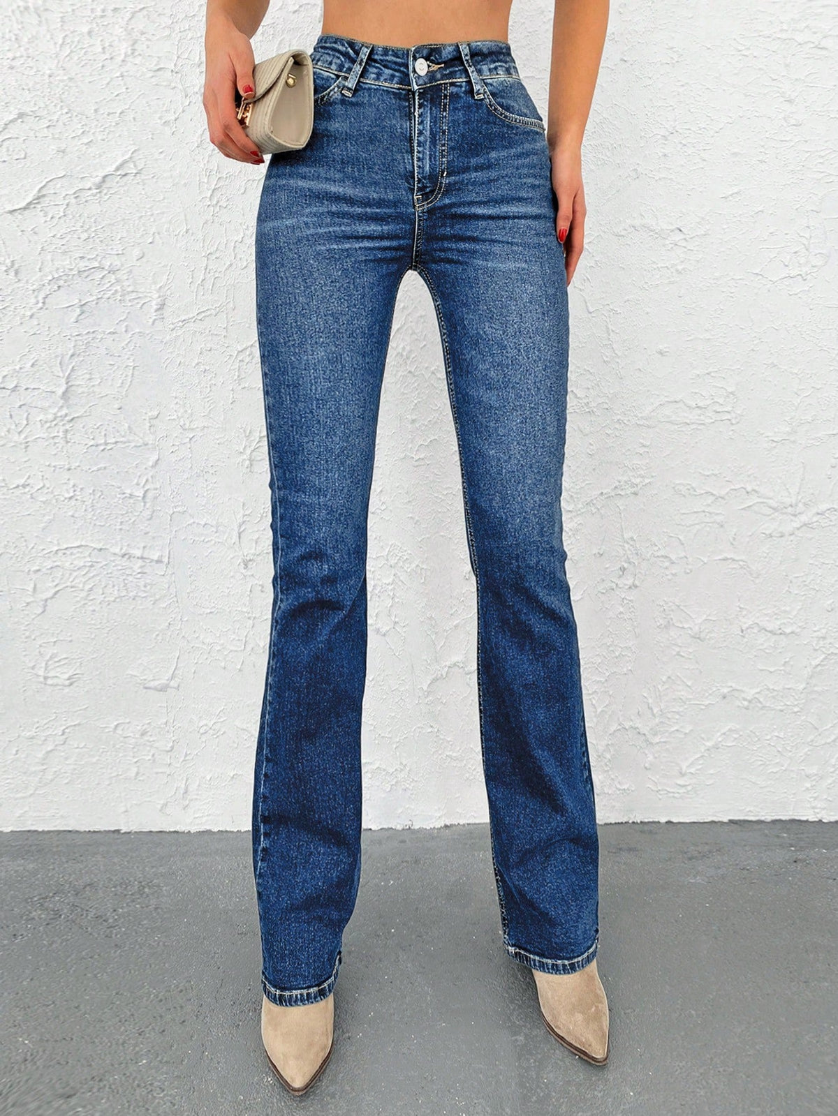 Jeans casual gamba a zampa di elefante