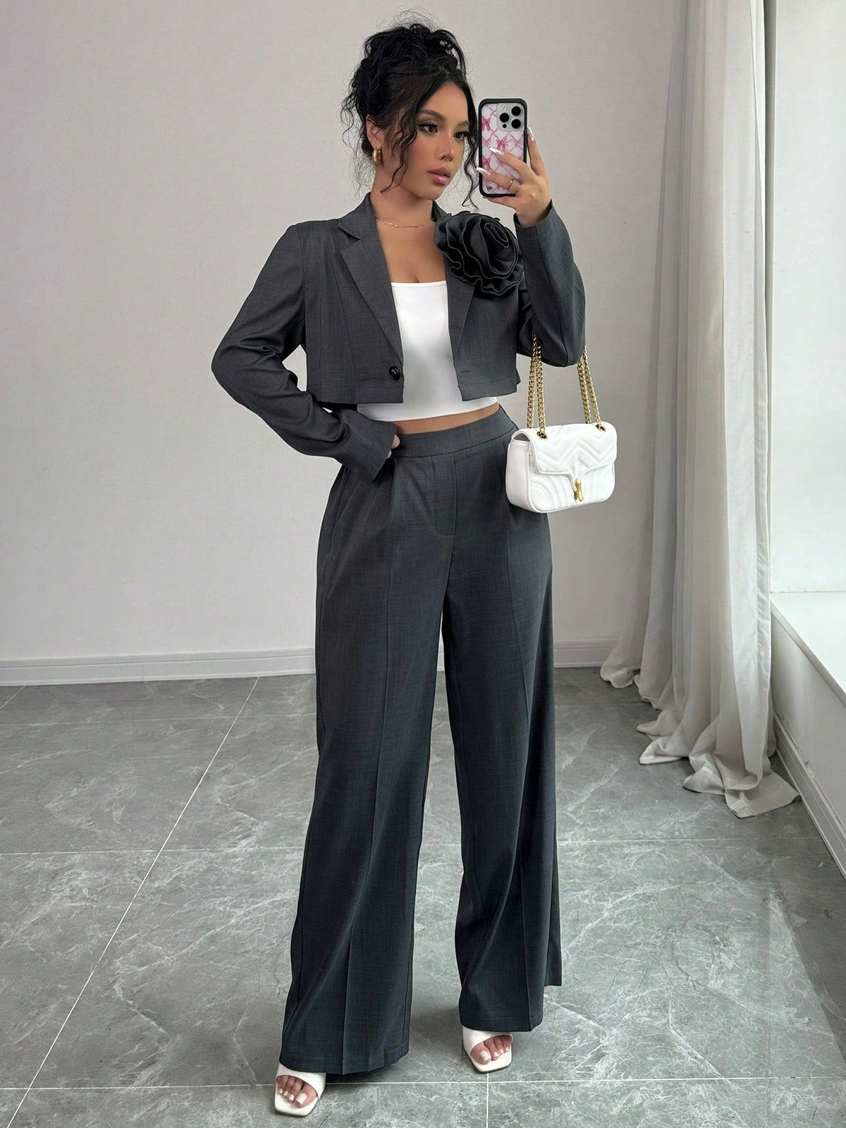 Set giacca e pantaloni a gamba ampia con applicazioni floreali manica lunga donna,