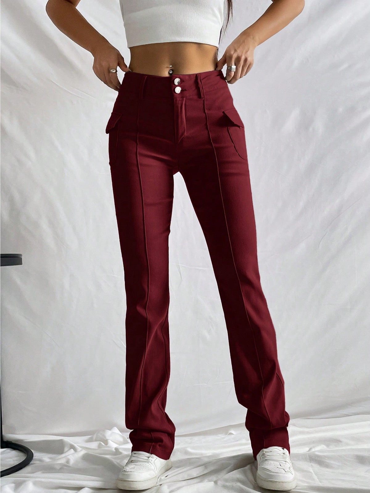 Pantaloni Grigi Con Dettaglio Aletta Retrò E Dettaglio Cucitura