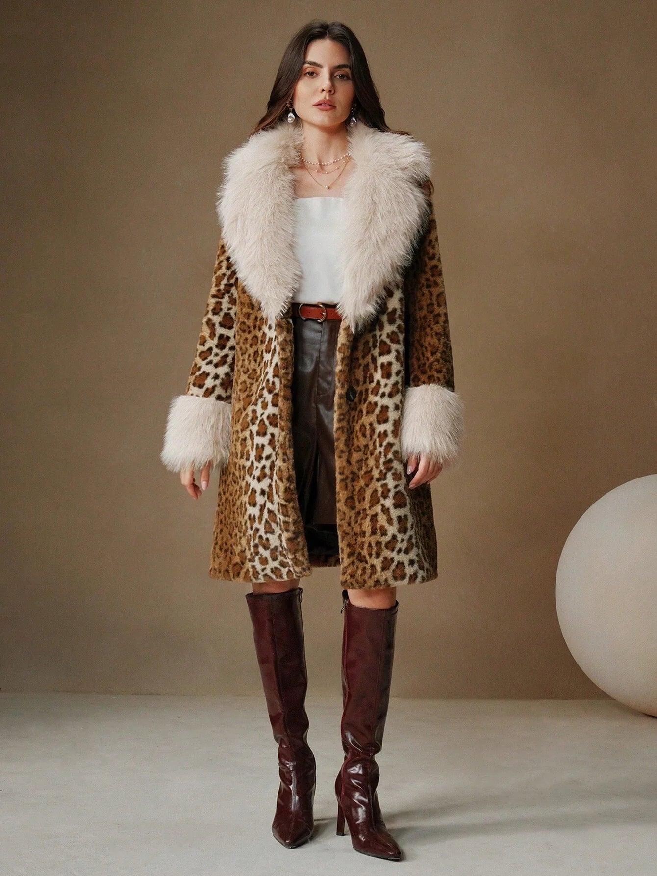 Cappotto lungo da donna a linea A con finta pelliccia e bordo morbido YAMARI