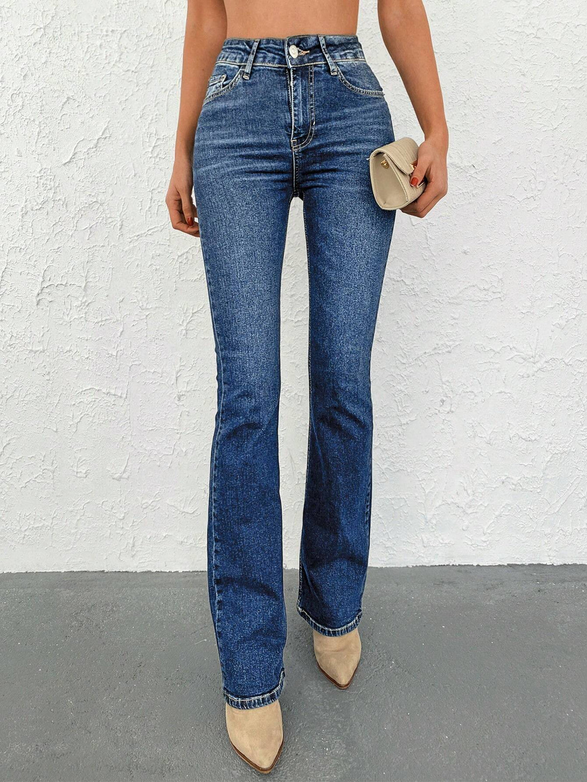 Jeans casual gamba a zampa di elefante