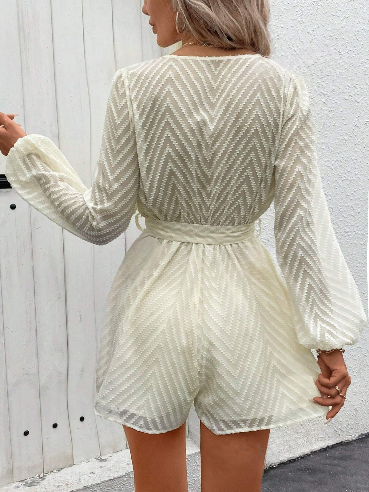 Tuta in Chiffon a manica a lanterna con cintura a righe semplici Chevron