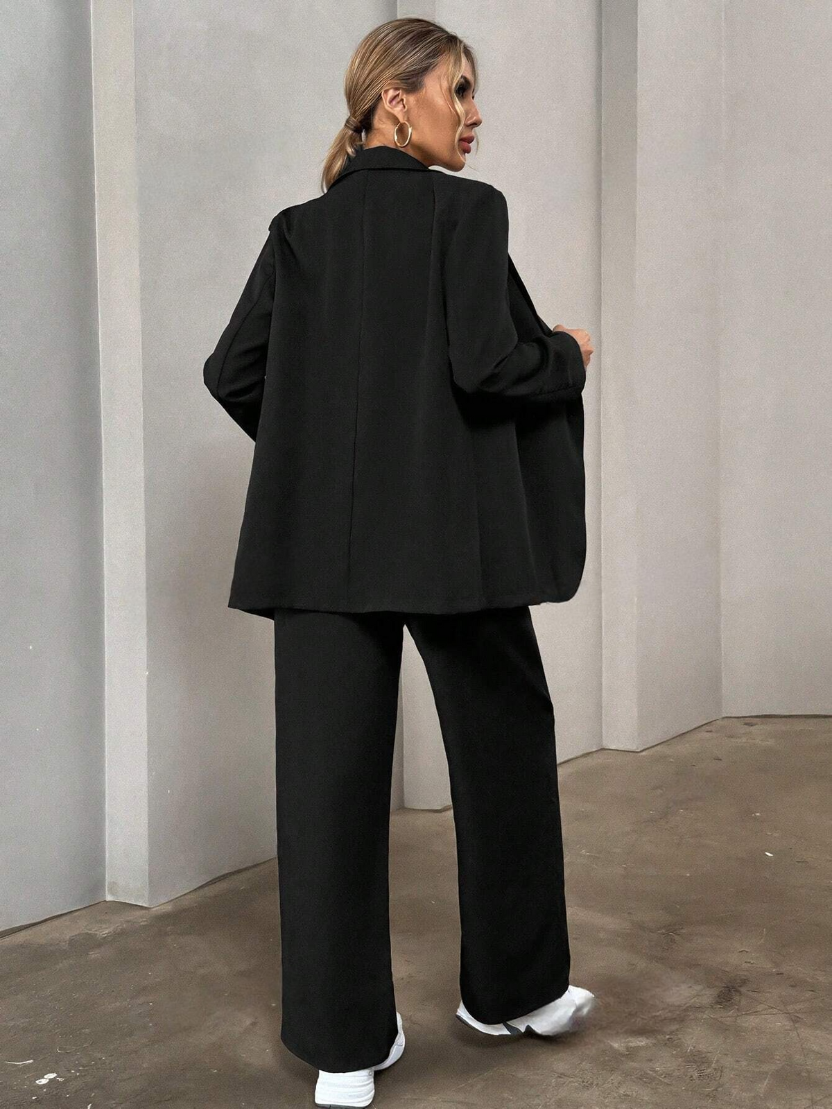 Set di tailleur donna casual elegante e comodo composto da giacca e pantaloni a vita alta con coulisse
