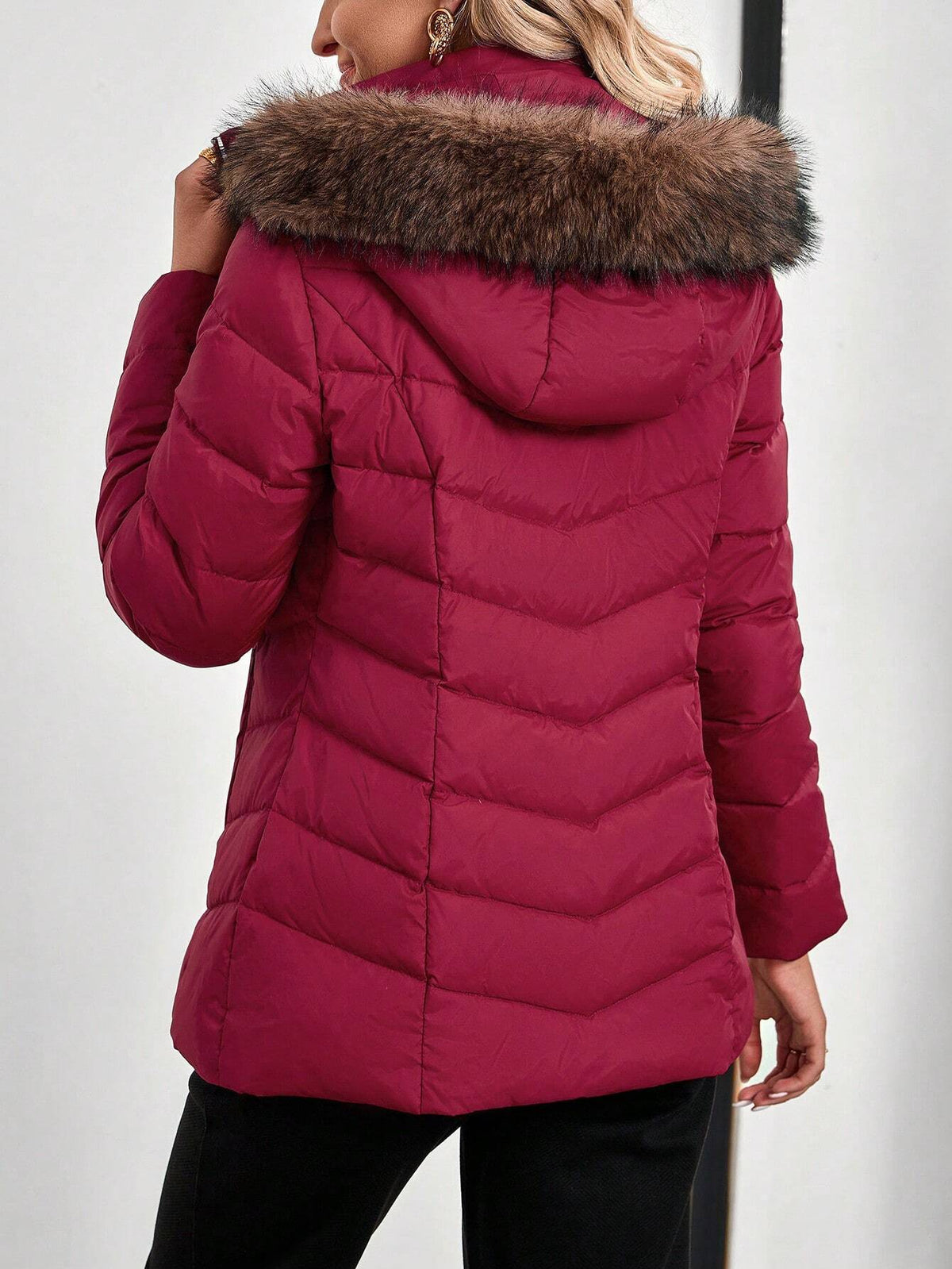 Abbigliamento autunnale da donna, giacca imbottita con cappuccio e colletto in pelliccia per l'inverno