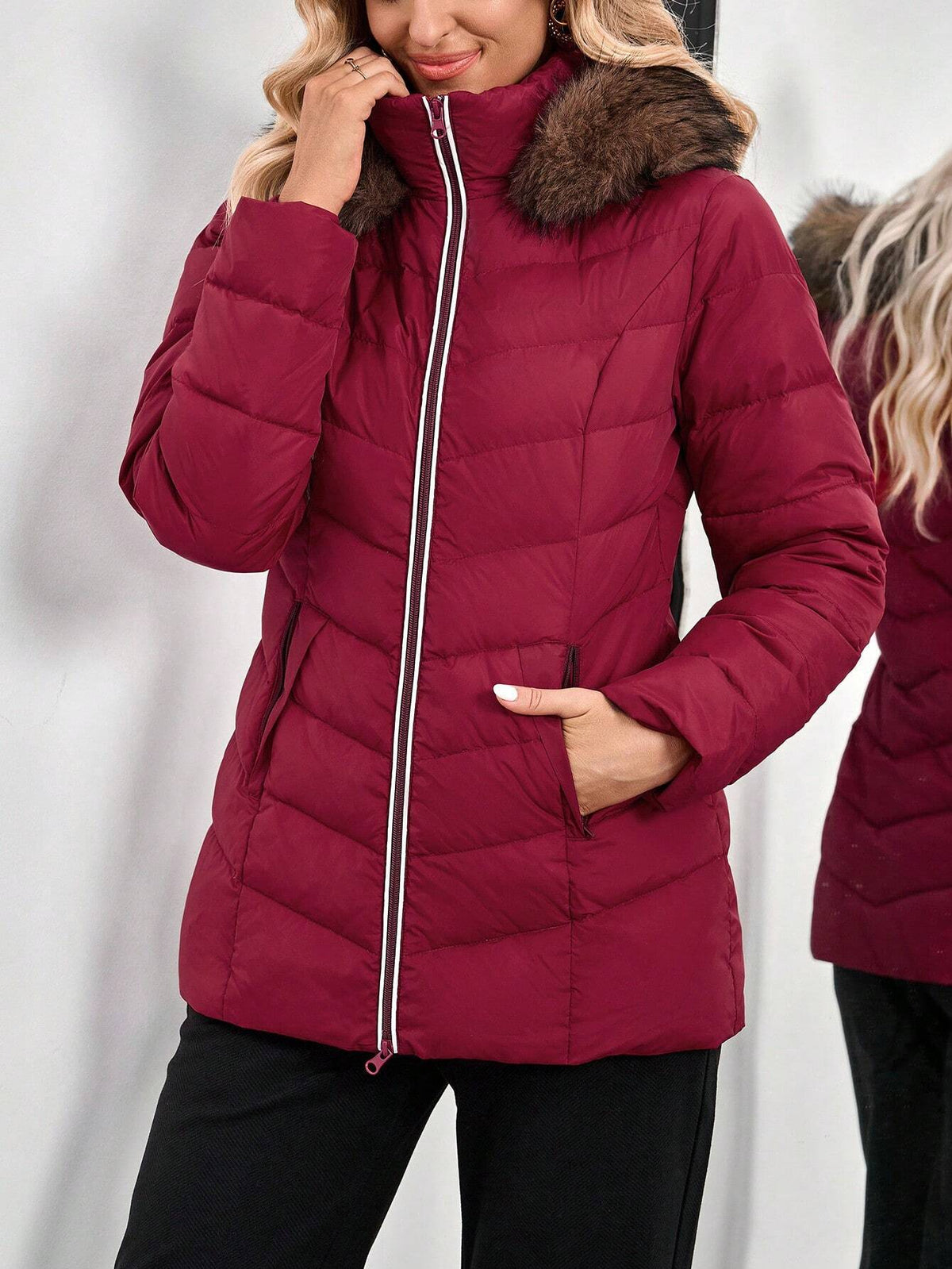 Abbigliamento autunnale da donna, giacca imbottita con cappuccio e colletto in pelliccia per l'inverno