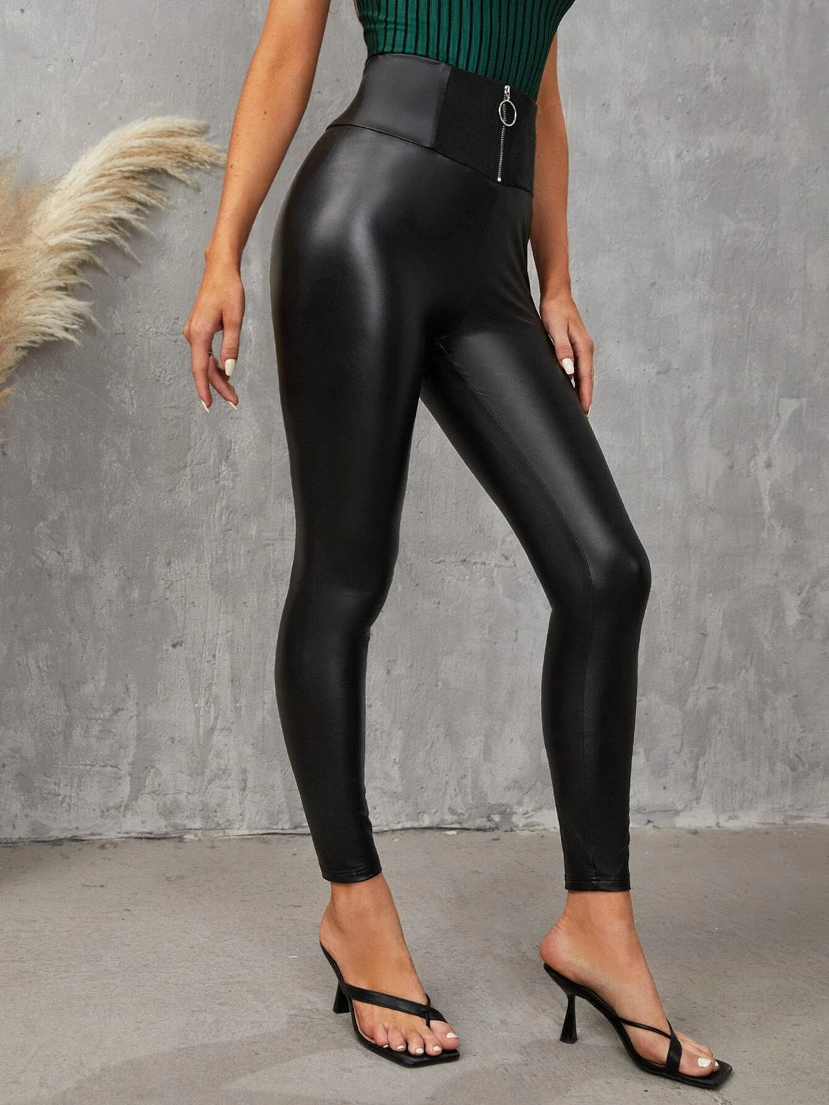Pantaloni aderente zip