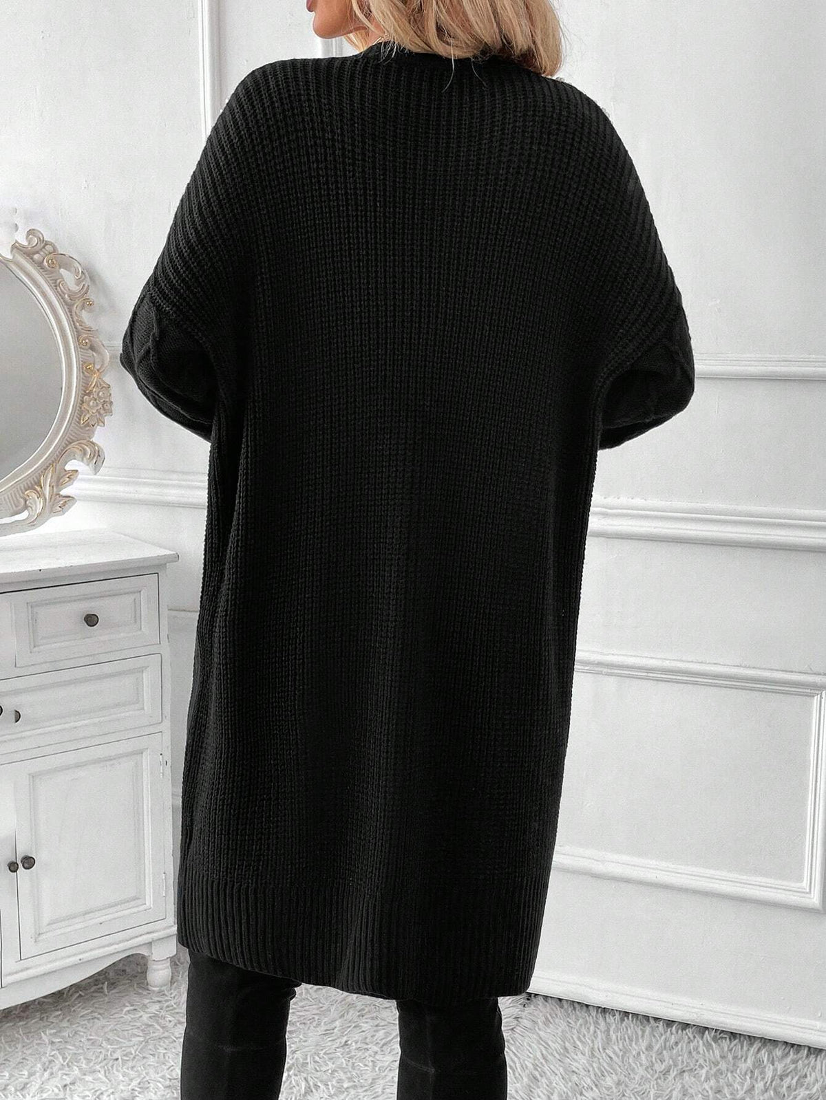 Cardigan lungo elegante da donna con fiocco e decorato con perle nere