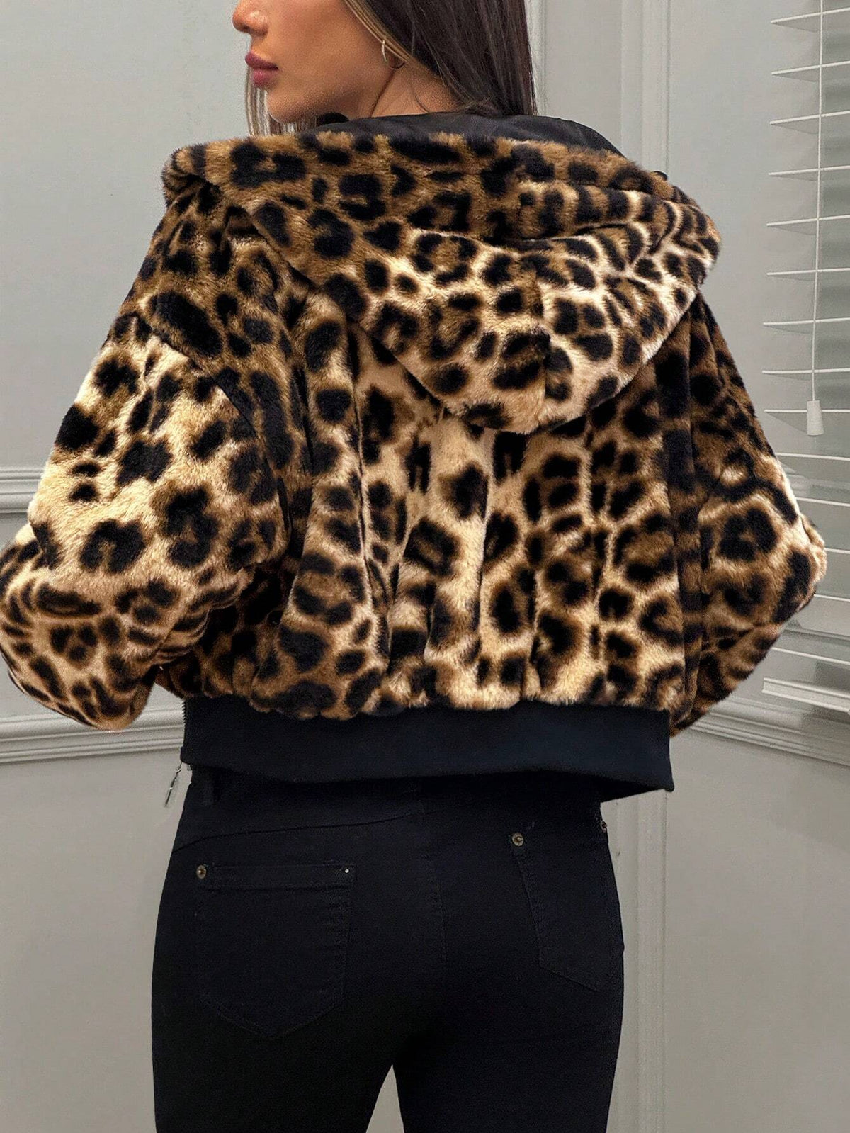 Cappotto con zip con cappuccio morbido