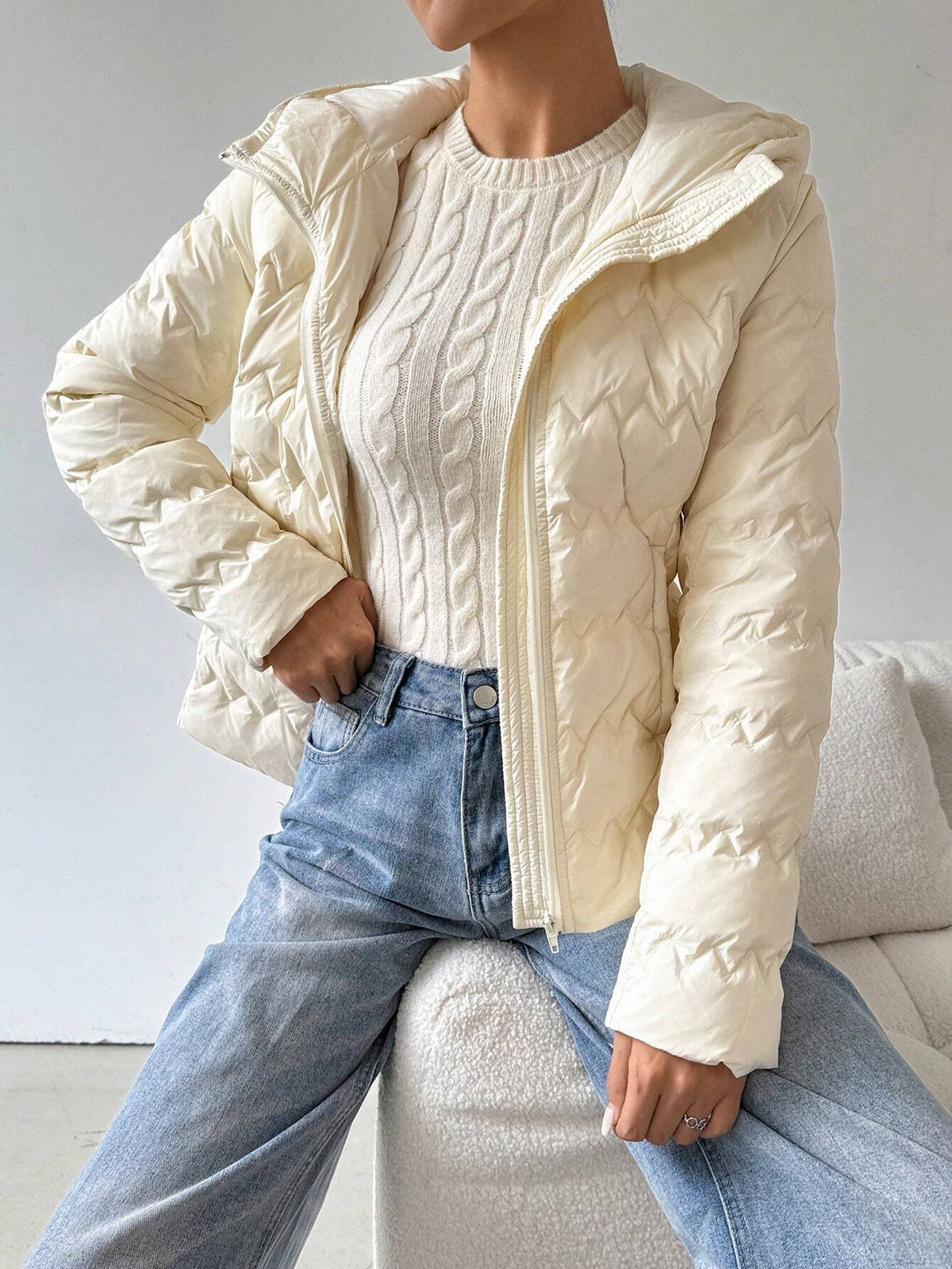 Giacca imbottita con cappuccio a maniche lunghe con chiusura lampo, stile minimalista, per donne