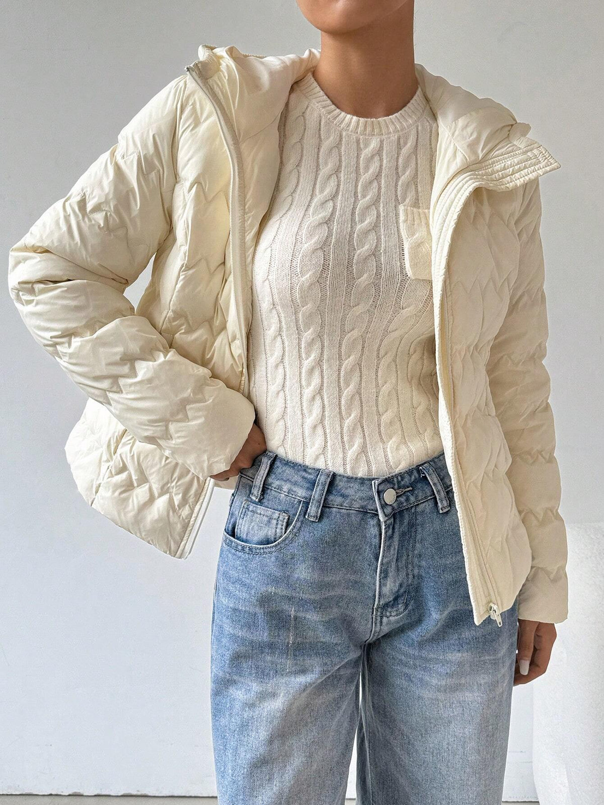 Giacca imbottita con cappuccio a maniche lunghe con chiusura lampo, stile minimalista, per donne