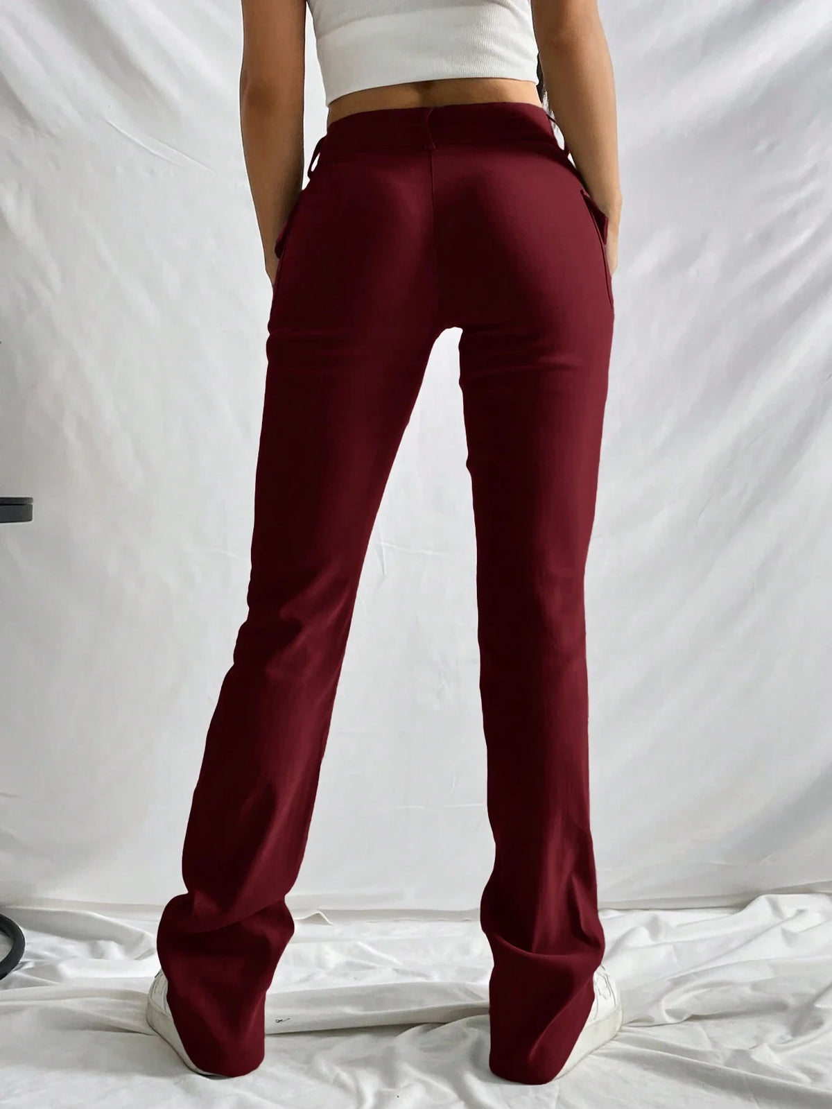 Pantaloni Grigi Con Dettaglio Aletta Retrò E Dettaglio Cucitura