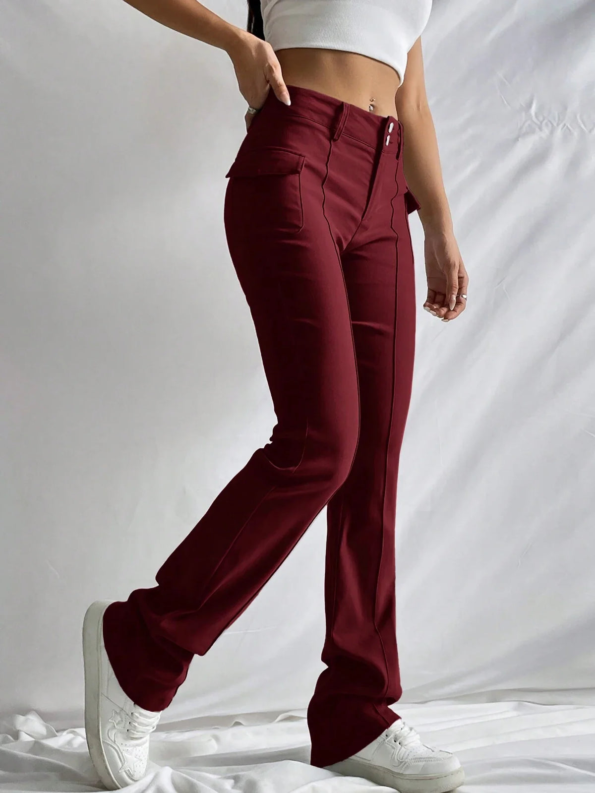 Pantaloni Grigi Con Dettaglio Aletta Retrò E Dettaglio Cucitura