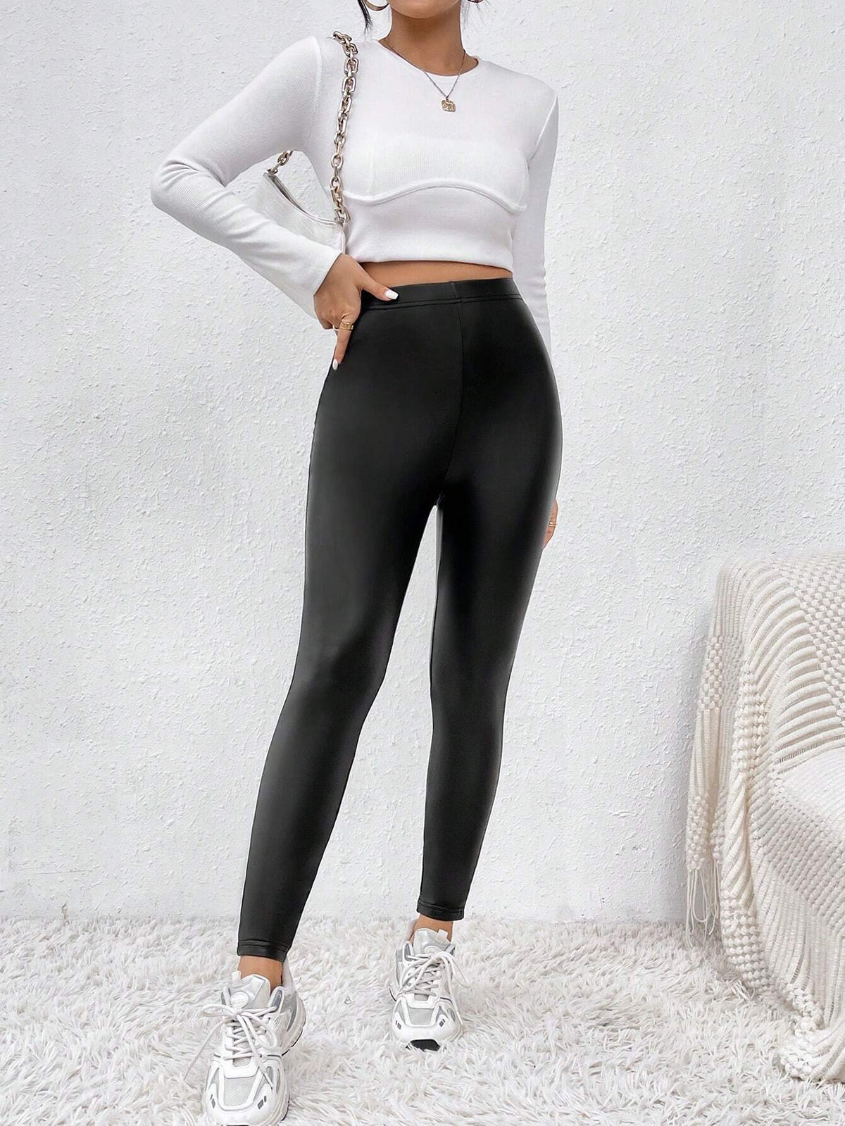 Leggings Neri Aderenti A Tinta Unita