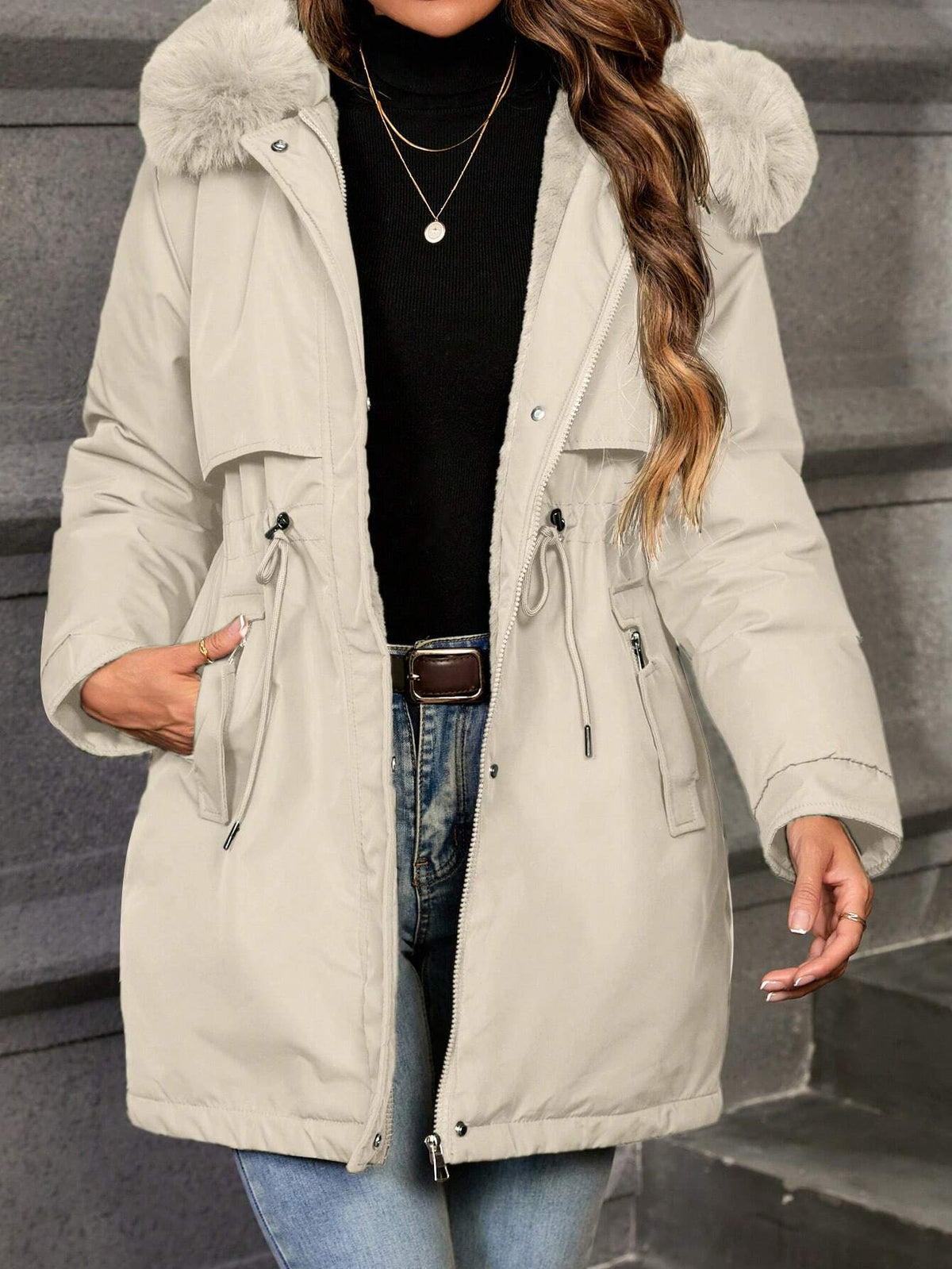 Cappotto parka con coulisse a vita bordo sfocato con cappuccio con zip