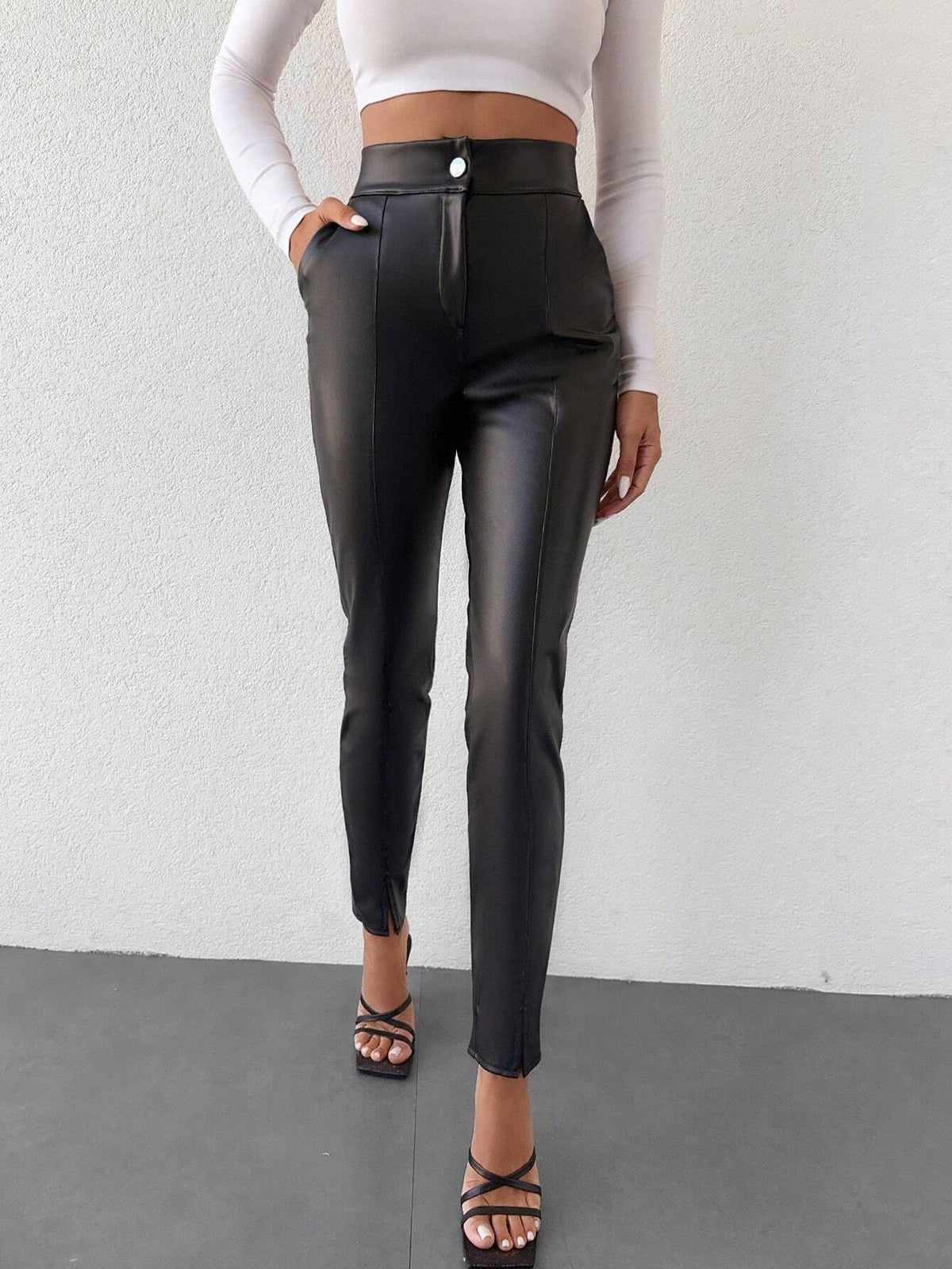 Pantaloni orlo a fessura