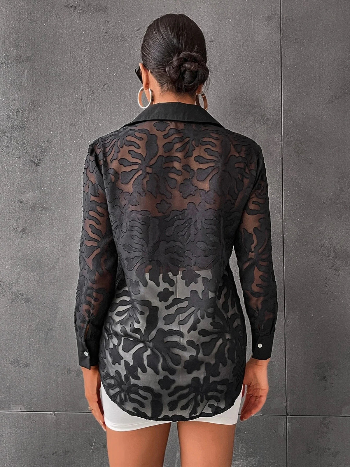Camicia con bottone frontale trasparente senza reggiseno