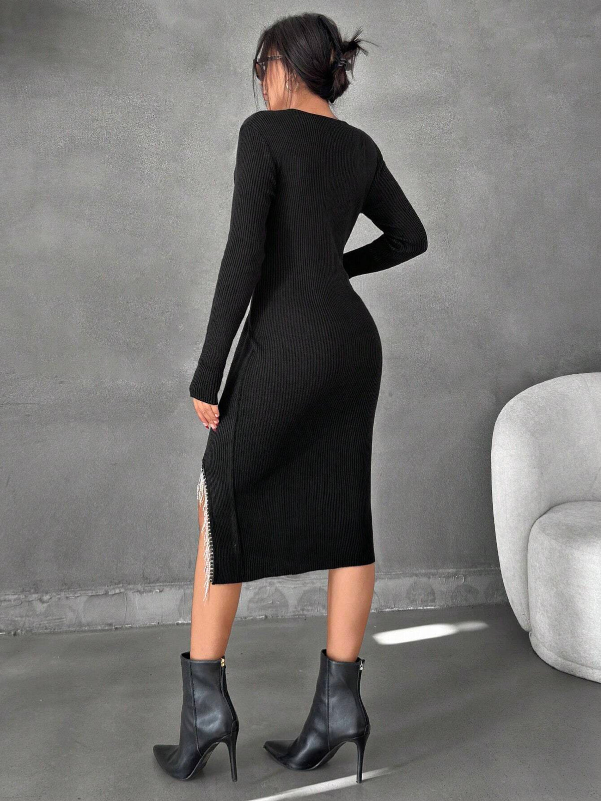 Pullover con scollo profondo, maglione lungo a maniche lunghe nero con dettagli