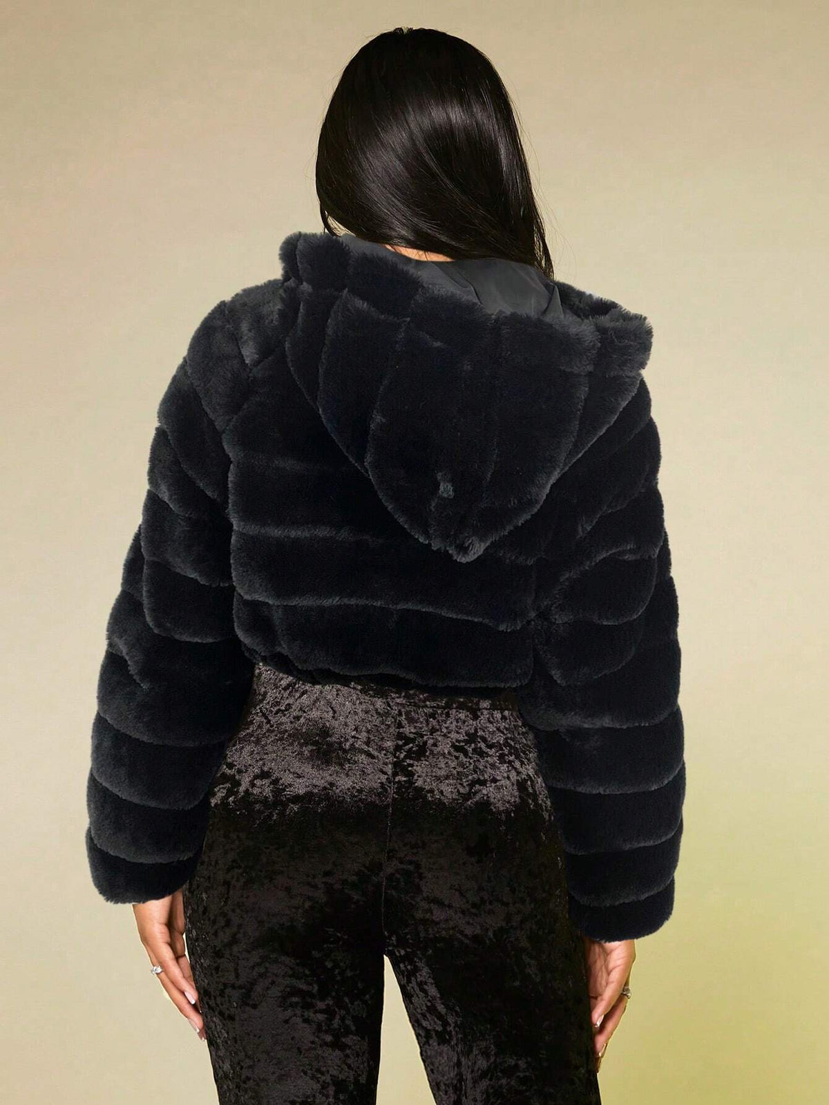 Cappotto con zip con cappuccio corto morbido