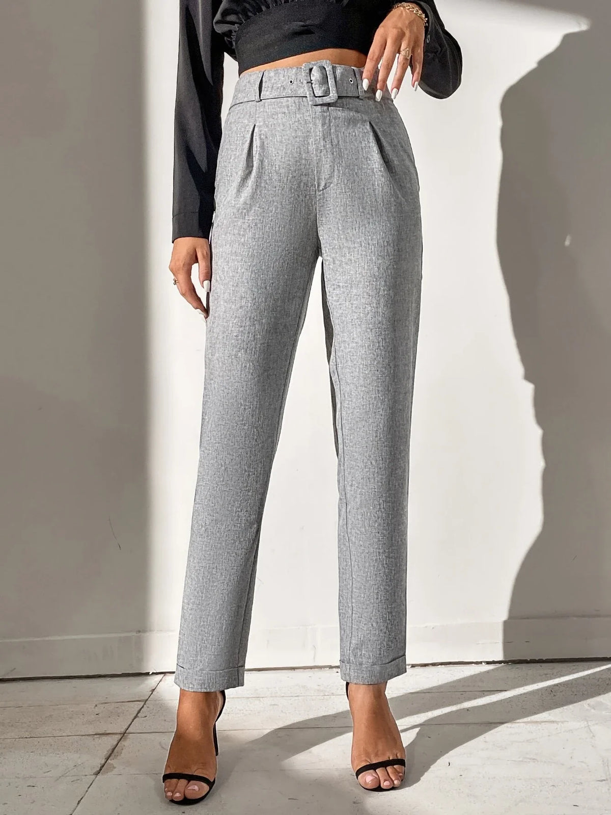 Pantaloni monocolore con cintura zip