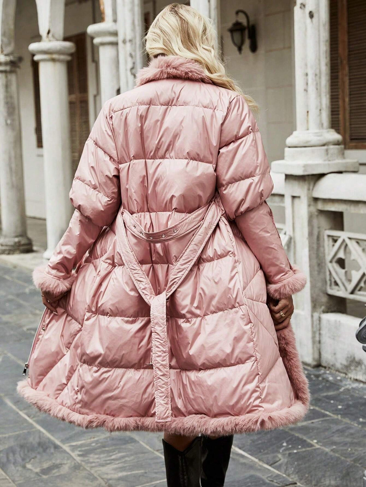 Piumini bordo sfocato con cintura