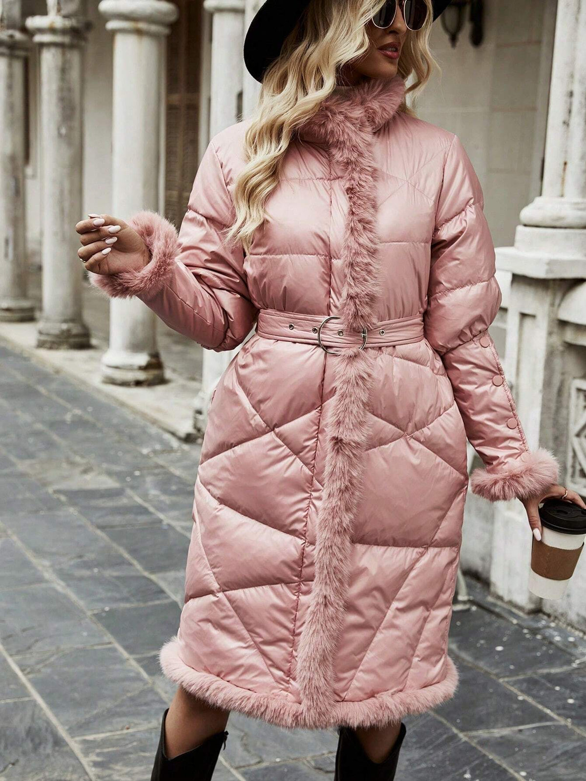 Piumini bordo sfocato con cintura