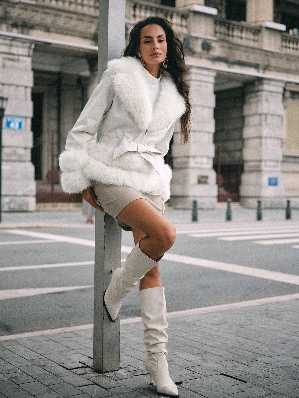 Cappotto in eco-pelliccia da donna per autunno/inverno con bordo in pelliccia di volpe, vestibilitˆ regular, semplice e alla moda